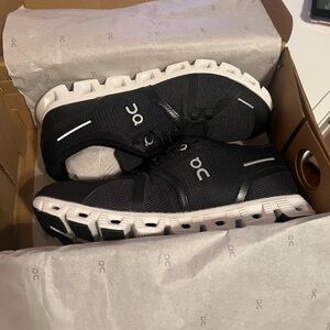 Women’s On Cloud 5 sneakers